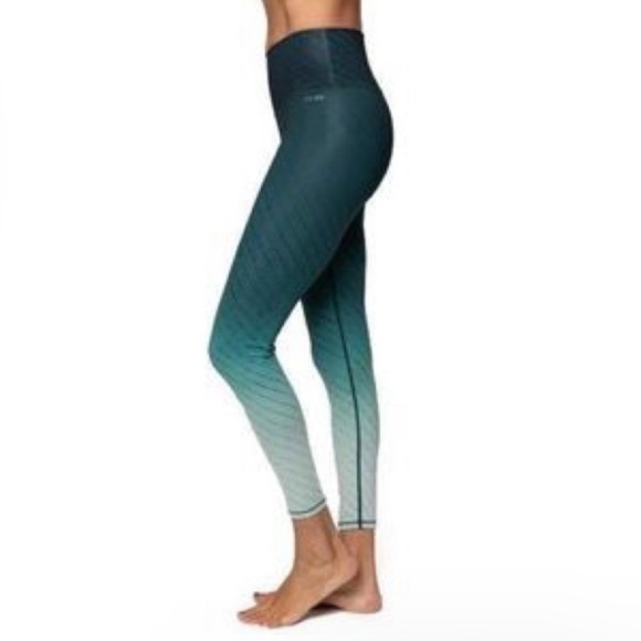 AR-33 Alpha High Waist Ombre Leggings | Size M - Picture 1 of 5